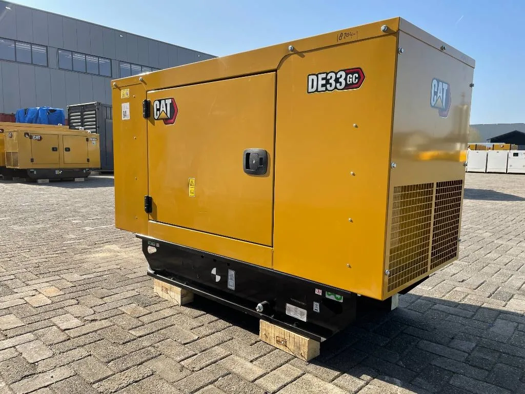 Groupe électrogène diesel Caterpillar 33 kVA triphasé – DE33GC — vue 4