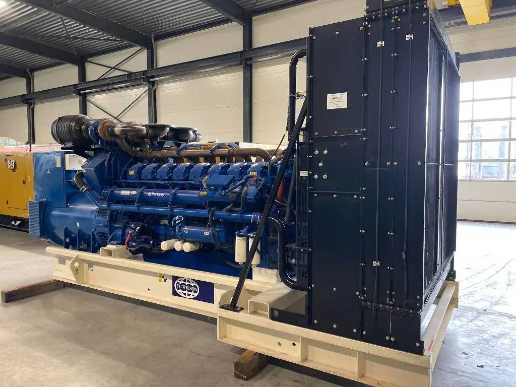 Groupe électrogène diesel FG Wilson 2 000 kVA triphasé – P2000-3 — vue 3