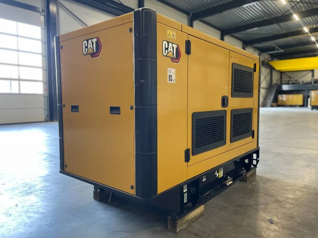 Groupe électrogène diesel Caterpillar 65 kVA triphasé – DE65E0 — vue 4