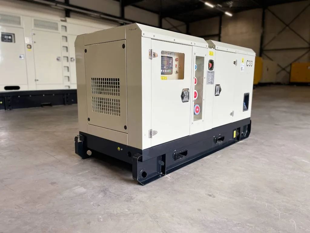 Groupe électrogène diesel Cummins 33 kVA triphasé – 4B3.9-G12 — vue 2