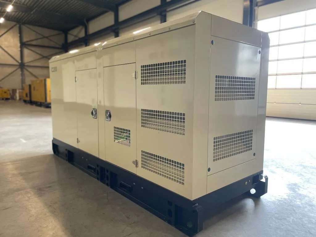 Groupe électrogène diesel Cummins 200 kVA triphasé – 6CTA8.3-G1 — vue 3