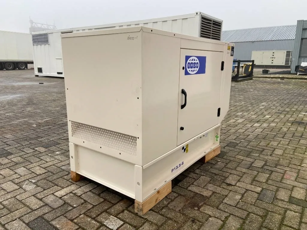 Groupe électrogène diesel FG Wilson 13,5 kVA triphasé – P13.5-6 — vue 2
