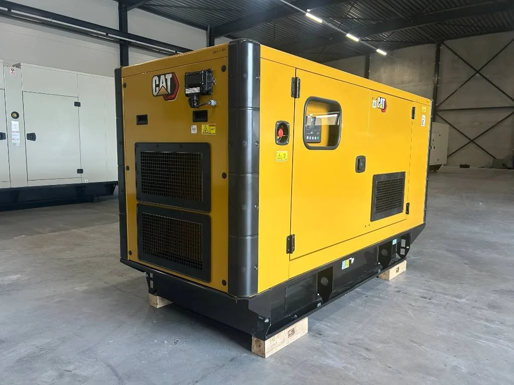 Groupe électrogène diesel Caterpillar 110 kVA triphasé – DE110E2 — vue 3