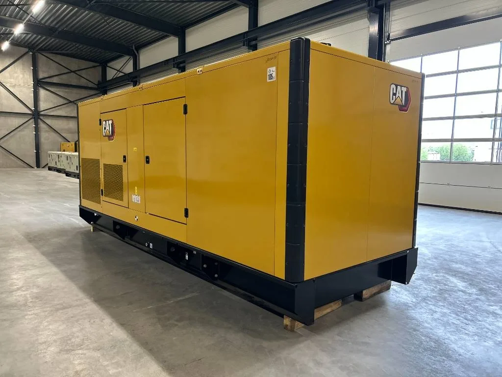 Groupe électrogène diesel Caterpillar 715 kVA triphasé – DE715E0 — vue 3
