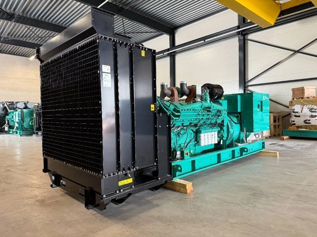 Groupe électrogène diesel Cummins 1 675 kVA triphasé – C1675D5A — vue 2