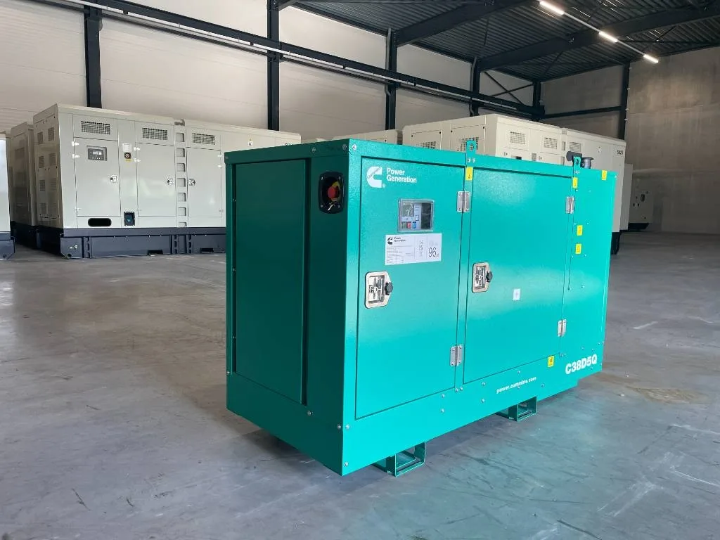 Groupe électrogène diesel Cummins 38 kVA triphasé – C38D5Q — vue 2