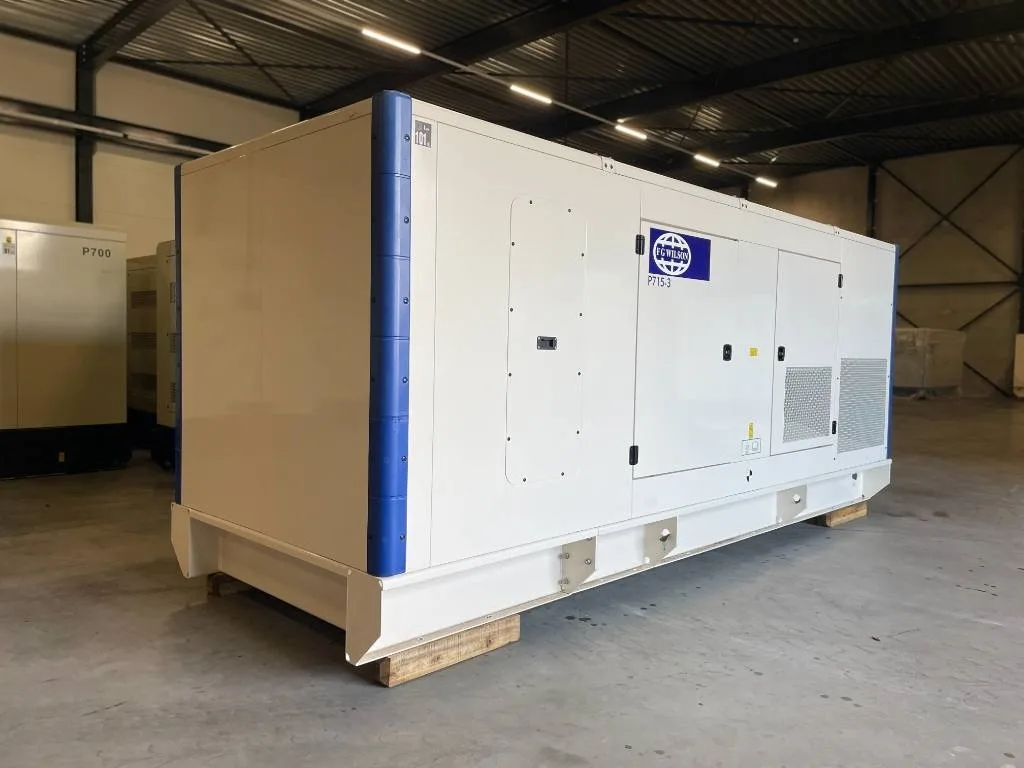 Groupe électrogène diesel FG Wilson 715 kVA triphasé – P715-3 — vue 2