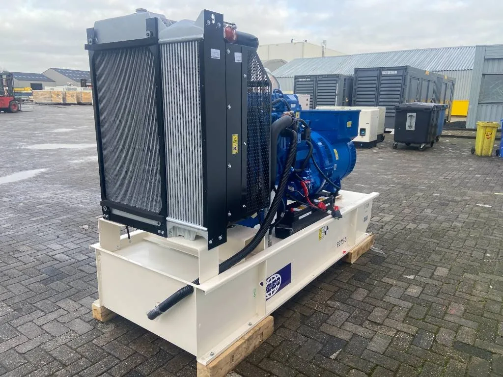 Groupe électrogène diesel FG Wilson 275 kVA triphasé – P275-5 — vue 2
