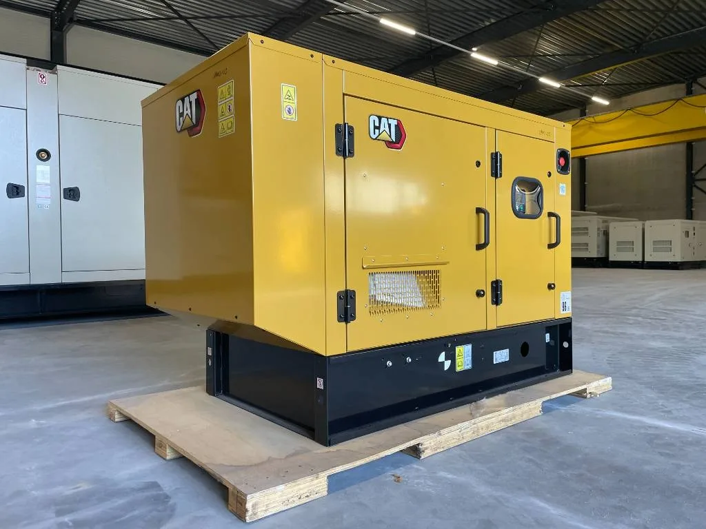Groupe électrogène diesel Caterpillar 22 kVA triphasé – DE22E3 — vue 2