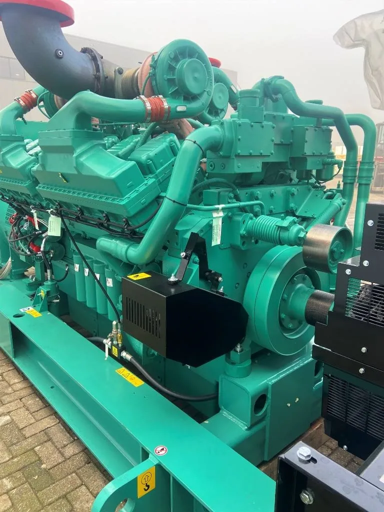 Groupe électrogène diesel Cummins 2 250 kVA triphasé – C2250D5 — vue 5
