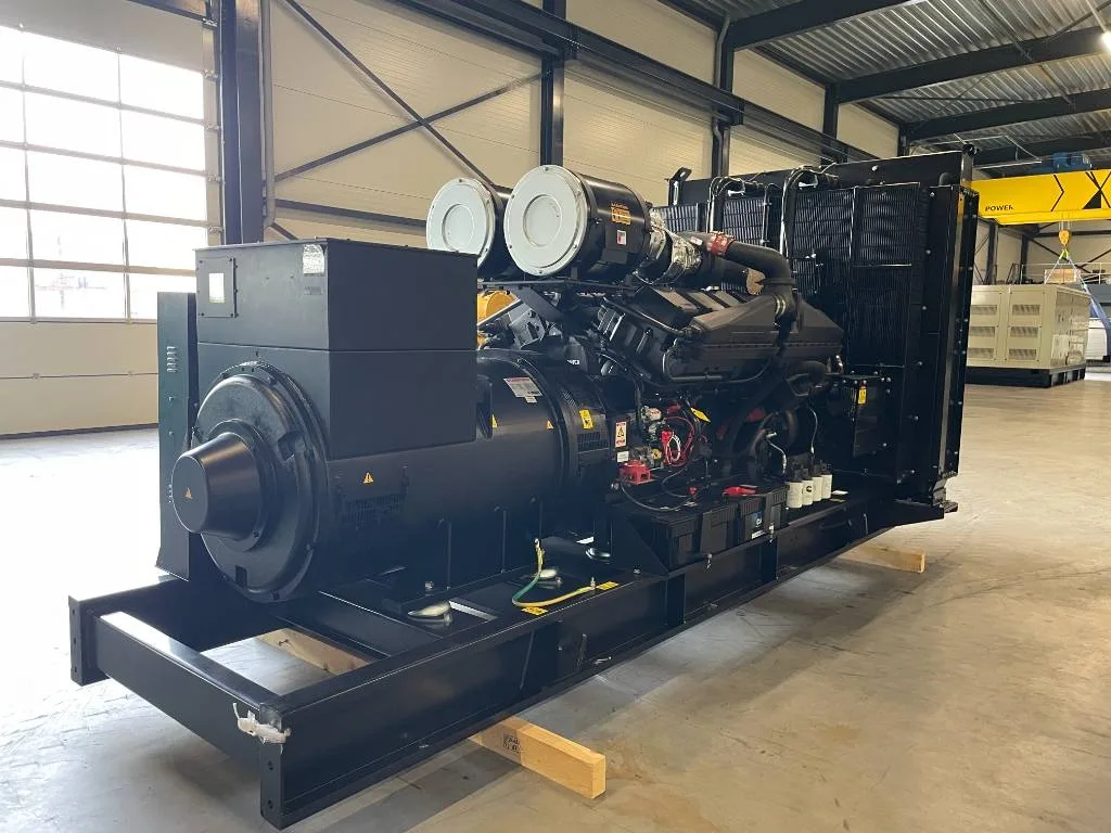 Groupe électrogène diesel Cummins 1 100 kVA triphasé – KTA38-G5 — vue 4